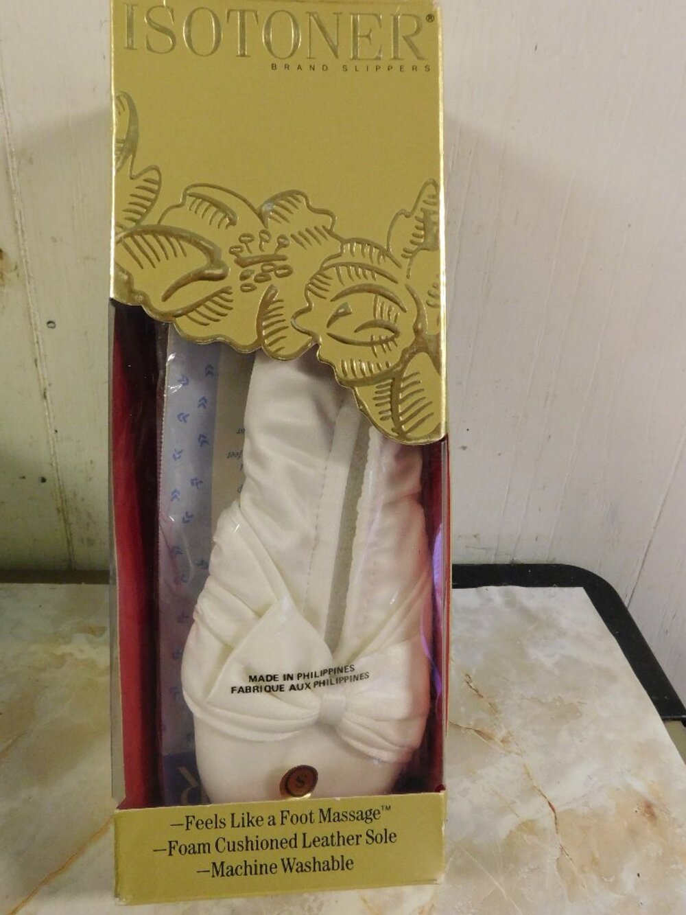 Vintage Isotoner Brand Slippers Foamed Cushioned Leather Sole New in Box